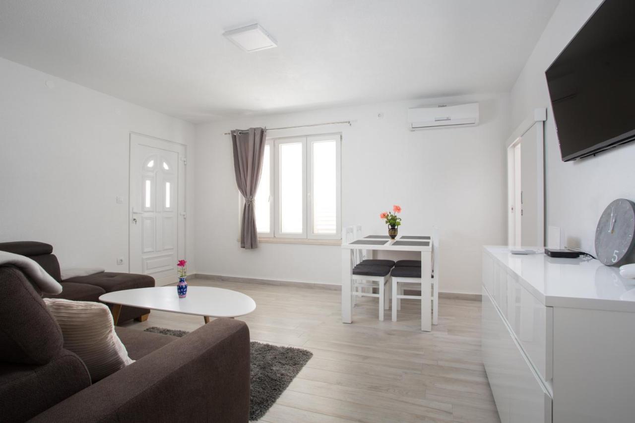 Serious Job Apartment Dubrovnik Luaran gambar